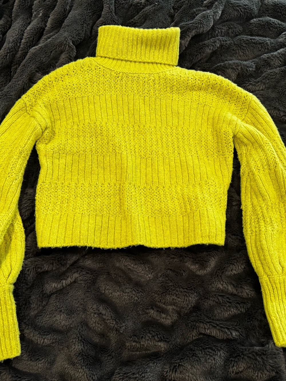 Cropped Turtleneck Sweater in Bright Lime